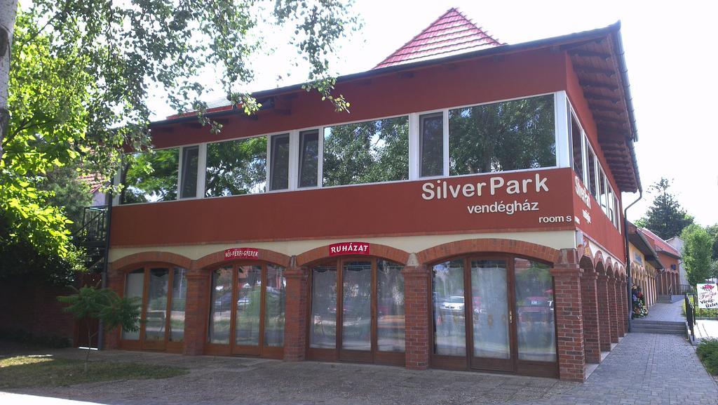 Berettyóújfalu Silver Park Vendeghaz מראה חיצוני תמונה